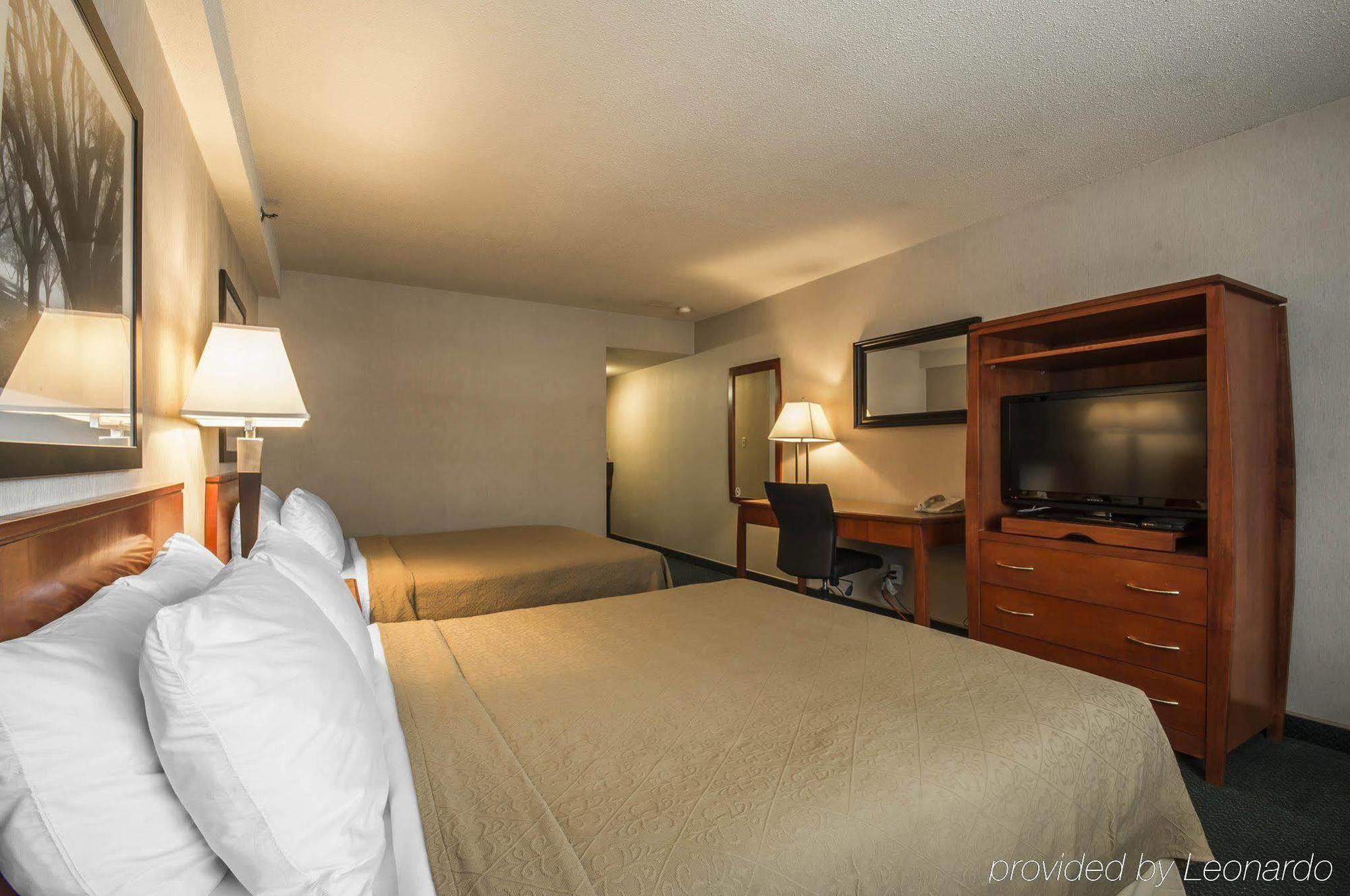 Art Infiniti Hotel Pitt Meadows 외부 사진