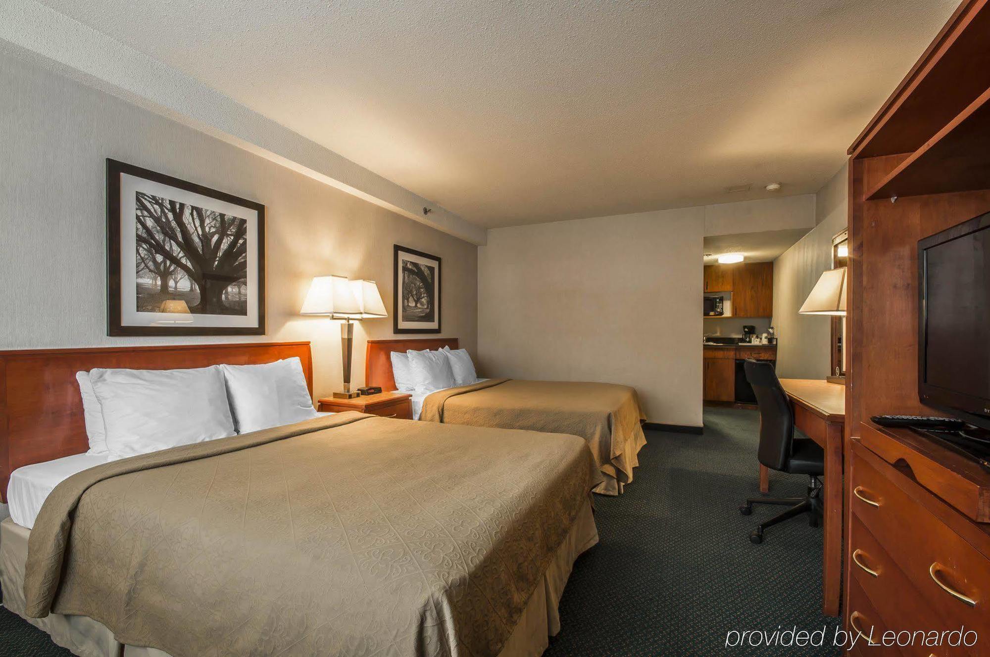 Art Infiniti Hotel Pitt Meadows 외부 사진
