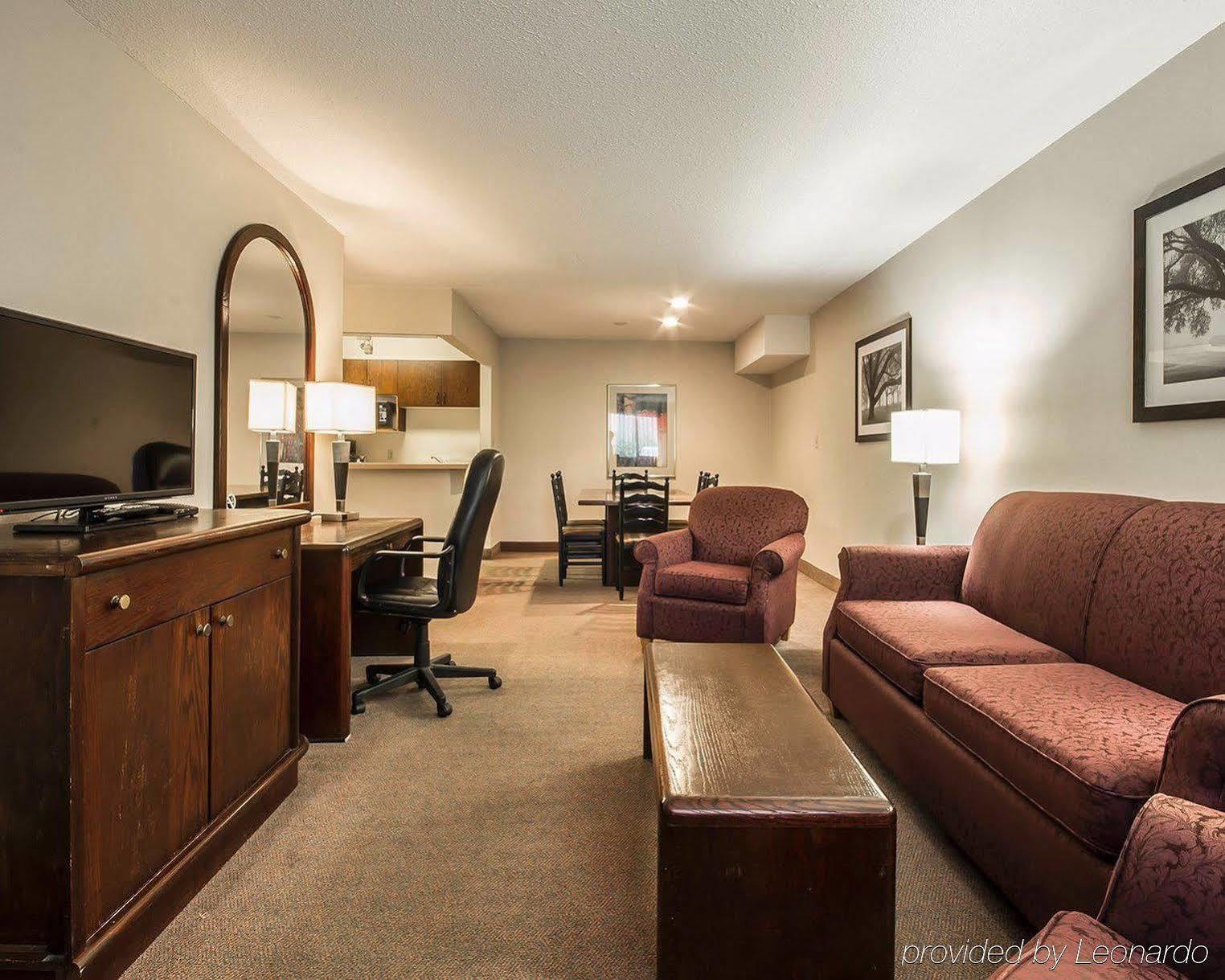 Art Infiniti Hotel Pitt Meadows 외부 사진