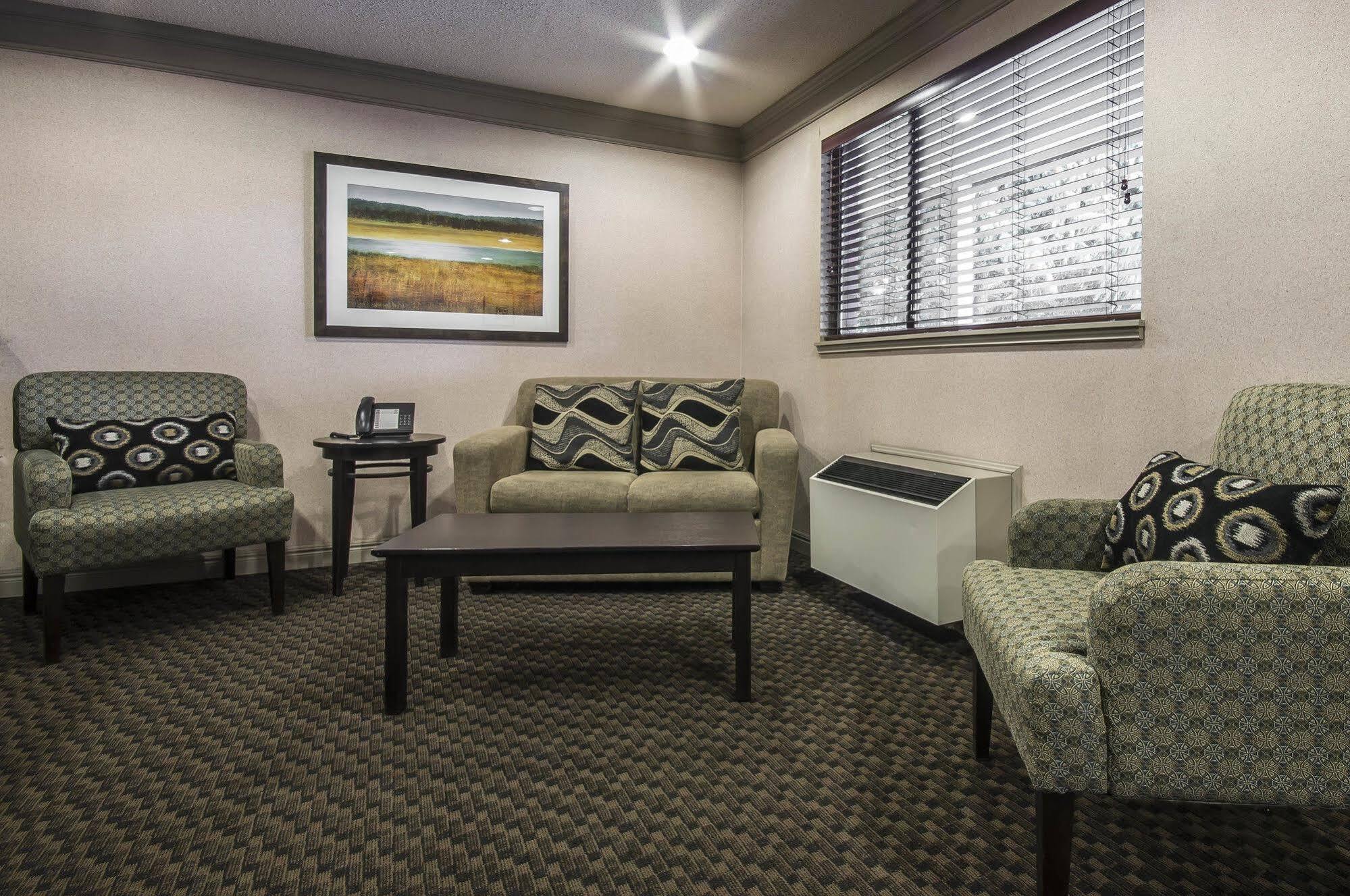Art Infiniti Hotel Pitt Meadows 외부 사진