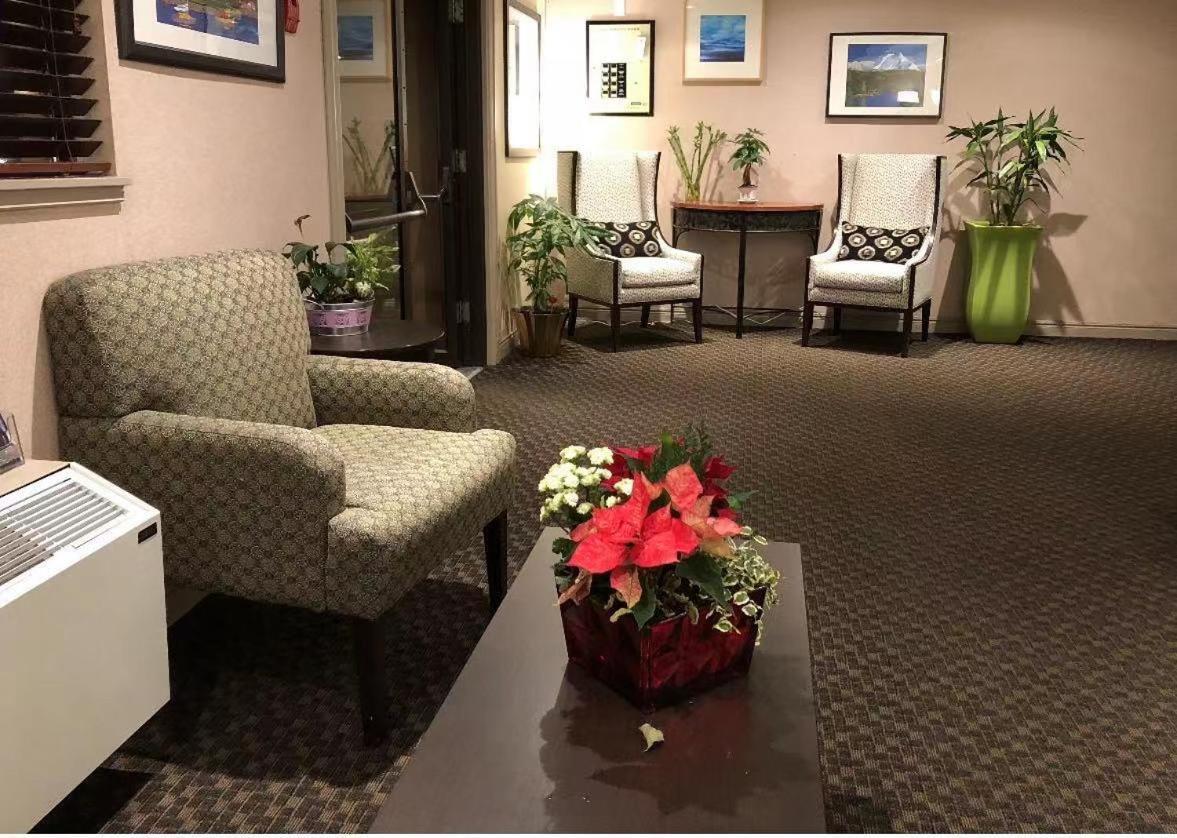 Art Infiniti Hotel Pitt Meadows 외부 사진