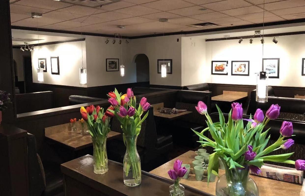 Art Infiniti Hotel Pitt Meadows 외부 사진