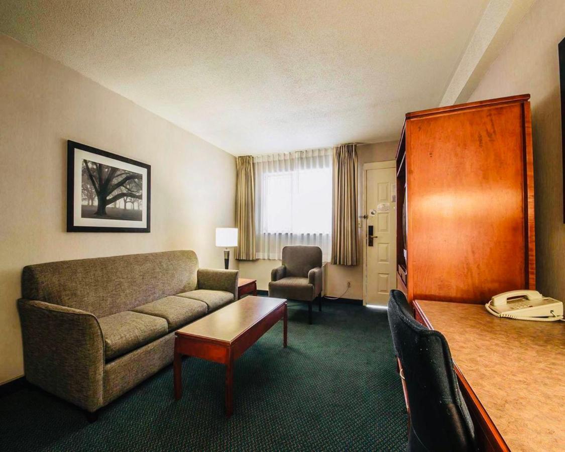 Art Infiniti Hotel Pitt Meadows 외부 사진